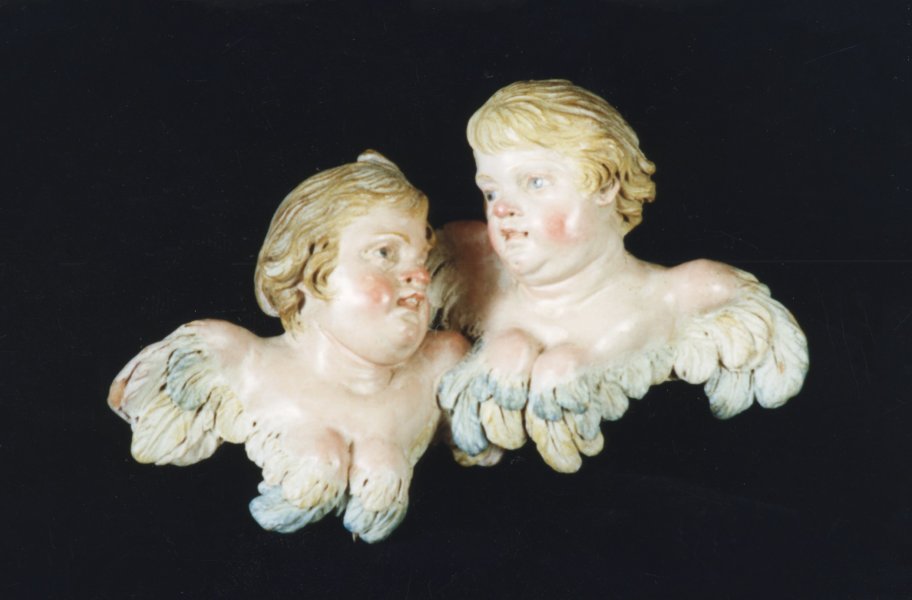 Group of Two Cherub Heads and Wings from Crèche