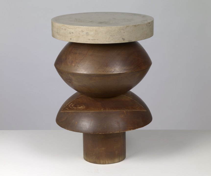 Socle-colonne (Pedestal column)