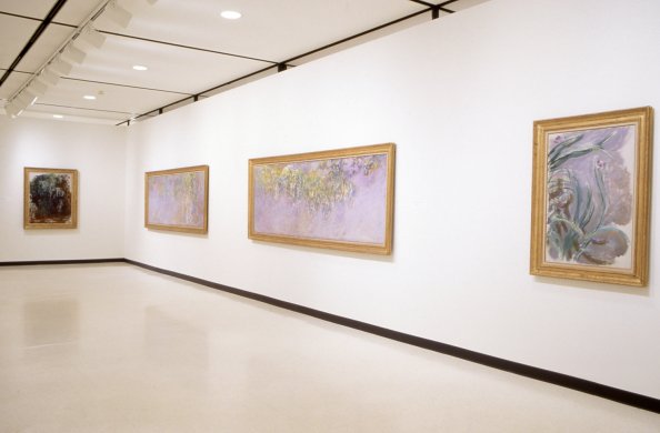 Installation view of Monet at Giverny: Masterpieces from the Musée Marmottan