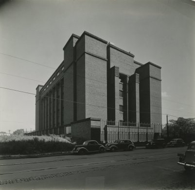 Photograph of Frank Lloyd Wright's Larkin Administration Building, 1904 (demolished 1950)