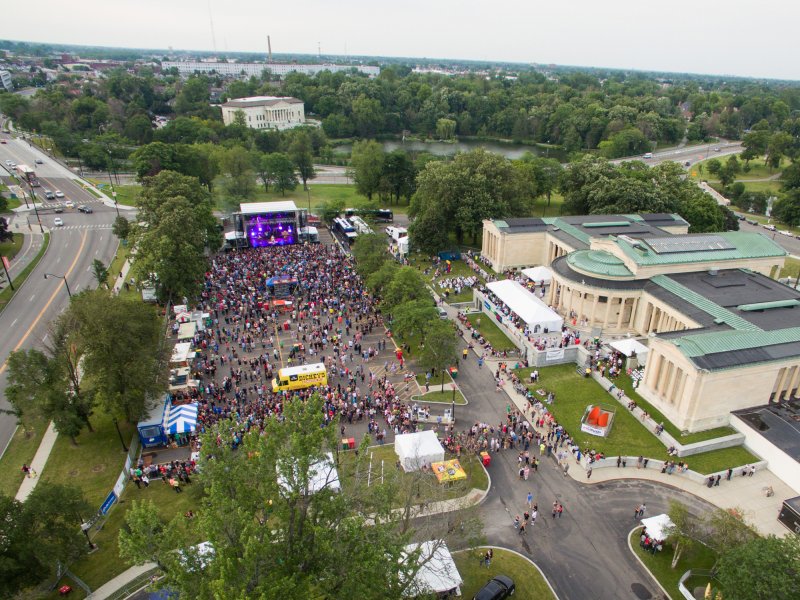 Aerial view of thousands of people at Rockin' 2017 in the parking lot