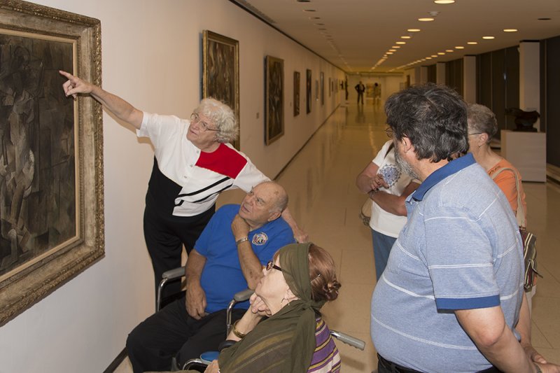 Veterans tour the museum