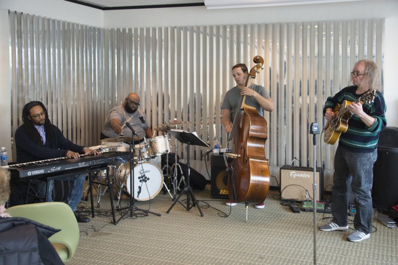 Jazz musicians perform in AK Cafe
