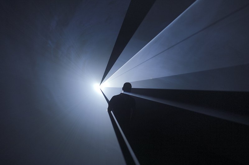 Anthony McCall's You and I Horizontal, 2005