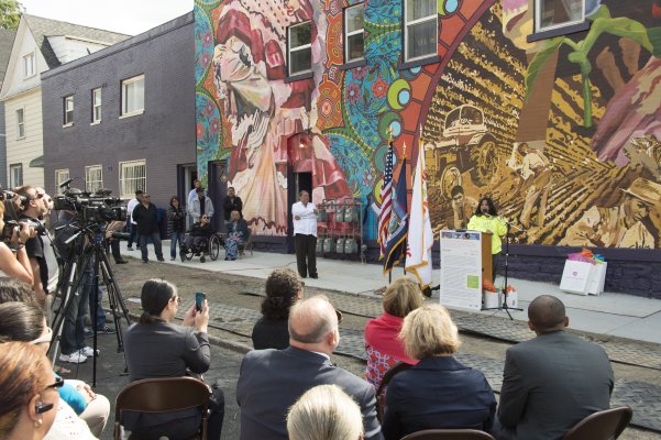 AK Public Art Spotlight: Betsy Casañas Mural at 585 Niagara Street